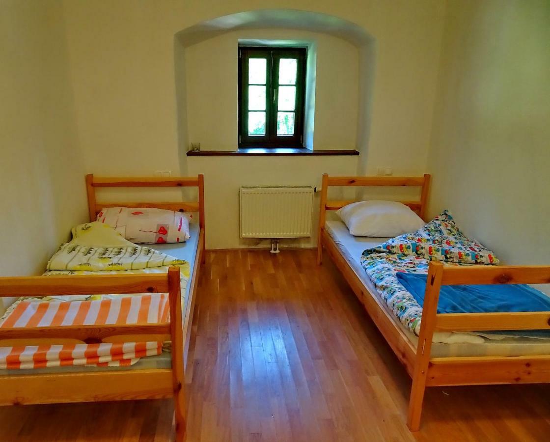 Dom Pristava Hotel Jesenice Kültér fotó